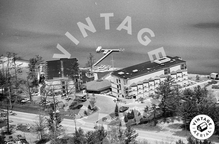 Bakers Acres Motel and Cottages (Waterfront Inn, Tamarack Lodge, Bakers Acres) - 1980 Waterfront Inn (newer photo)